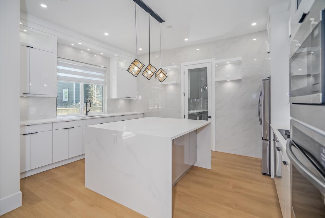 16935 0A AVENUE, Surrey