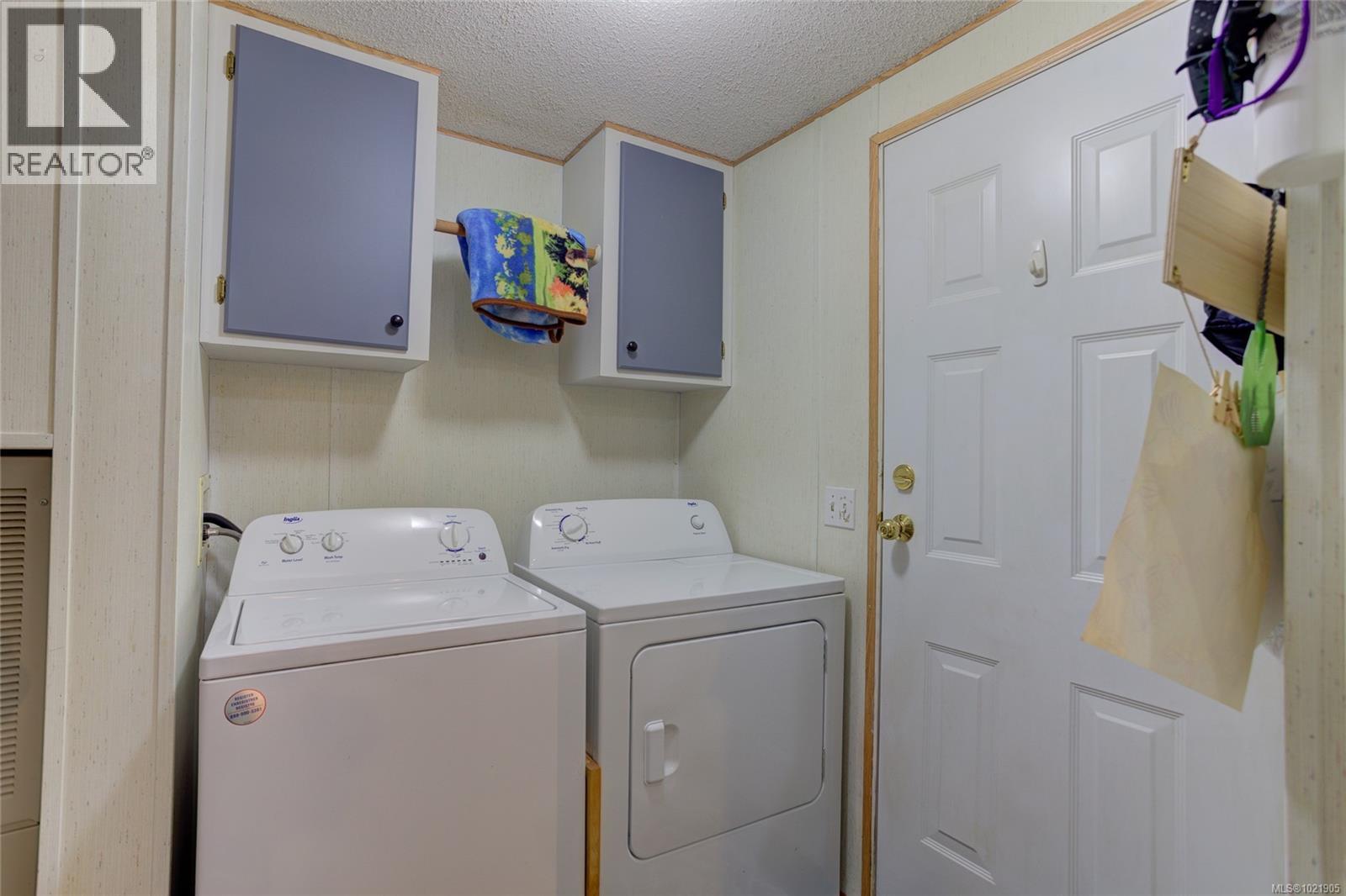 300 Lake Park Rd, Lake Cowichan