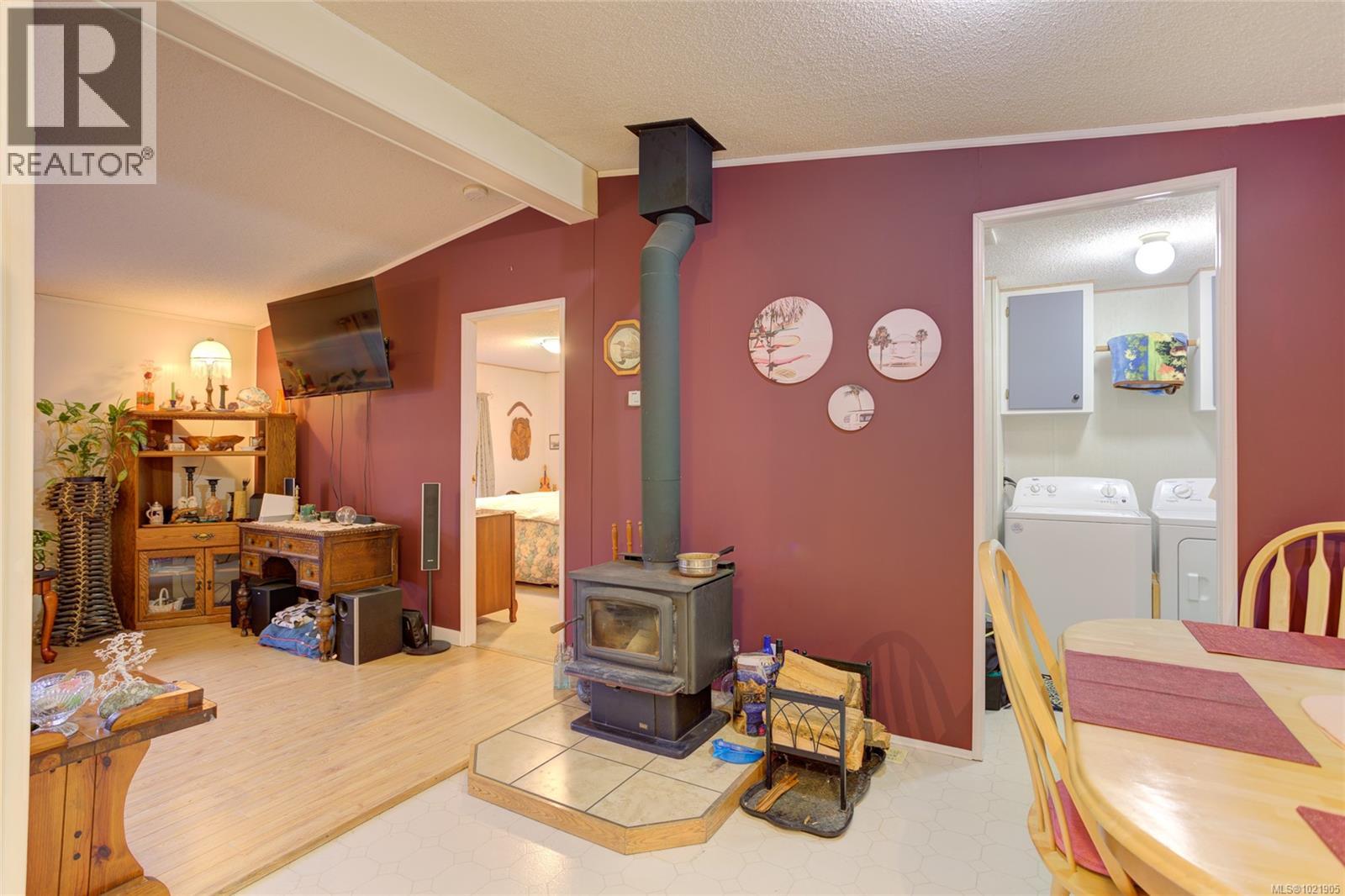 300 Lake Park Rd, Lake Cowichan