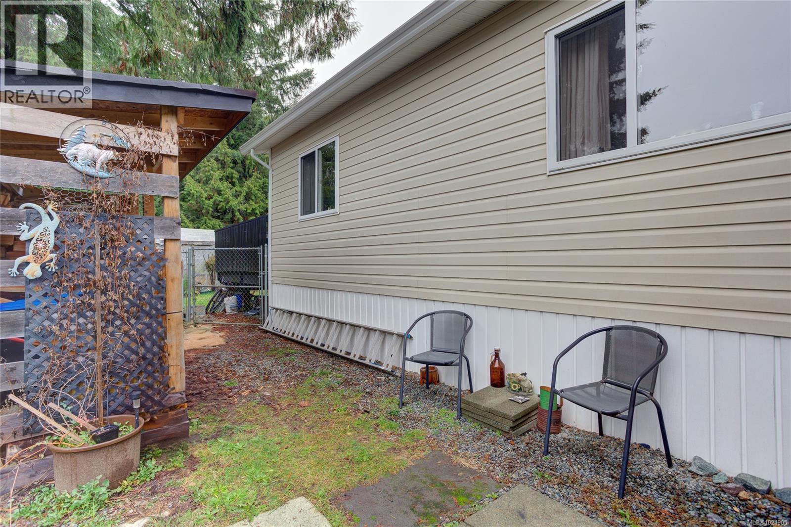 300 Lake Park Rd, Lake Cowichan