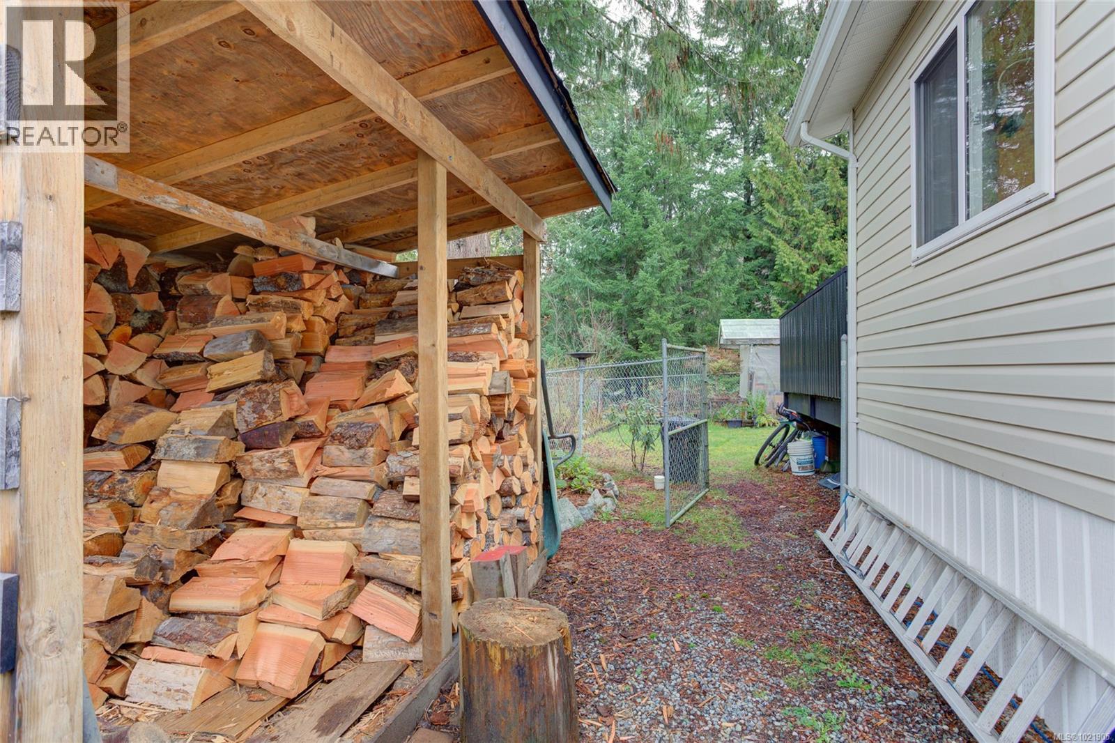 300 Lake Park Rd, Lake Cowichan