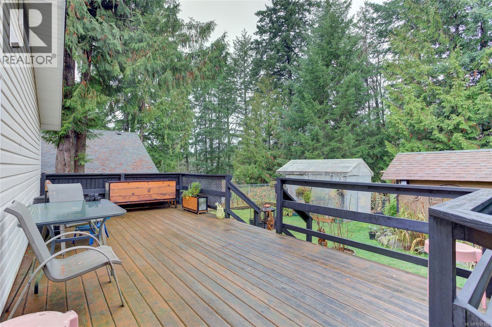 300 Lake Park Rd, Lake Cowichan