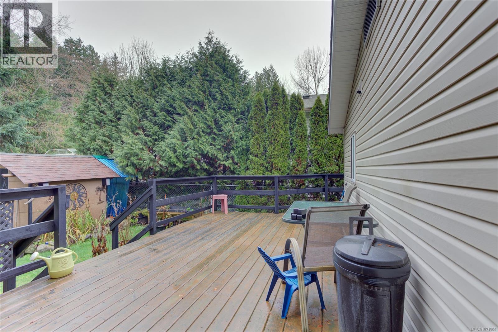 300 Lake Park Rd, Lake Cowichan
