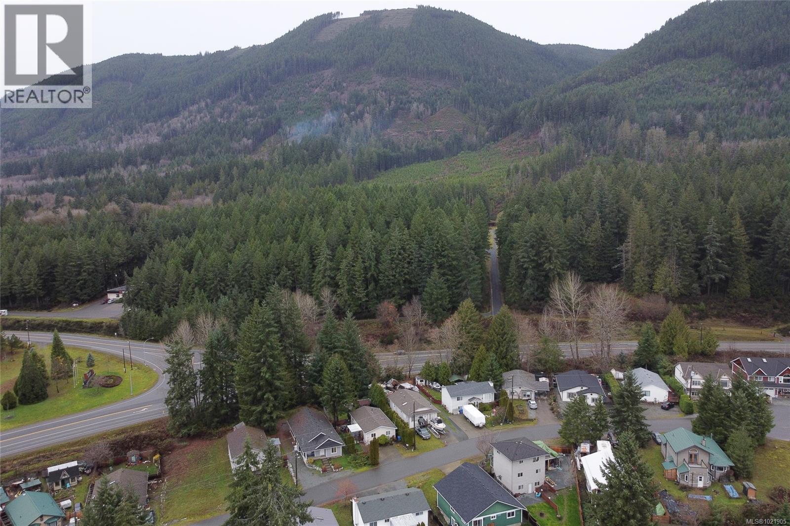 300 Lake Park Rd, Lake Cowichan