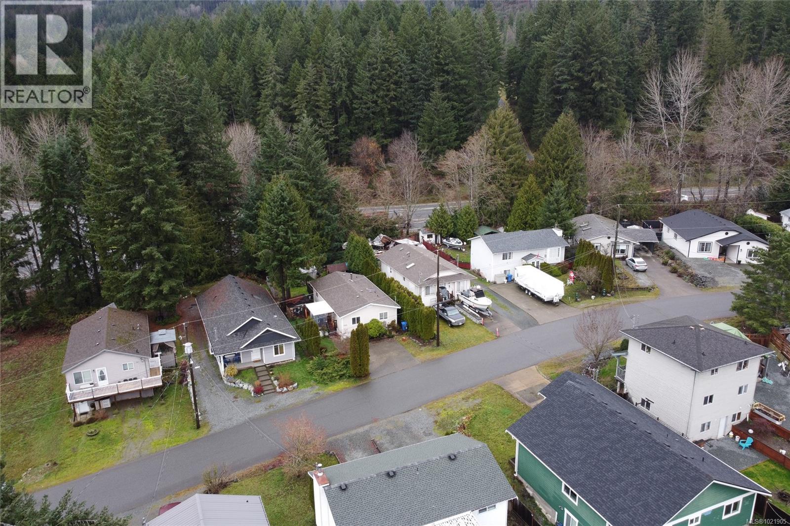 300 Lake Park Rd, Lake Cowichan