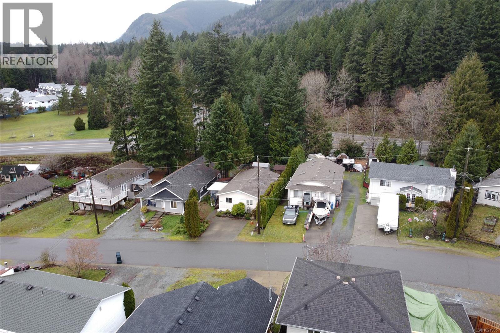 300 Lake Park Rd, Lake Cowichan