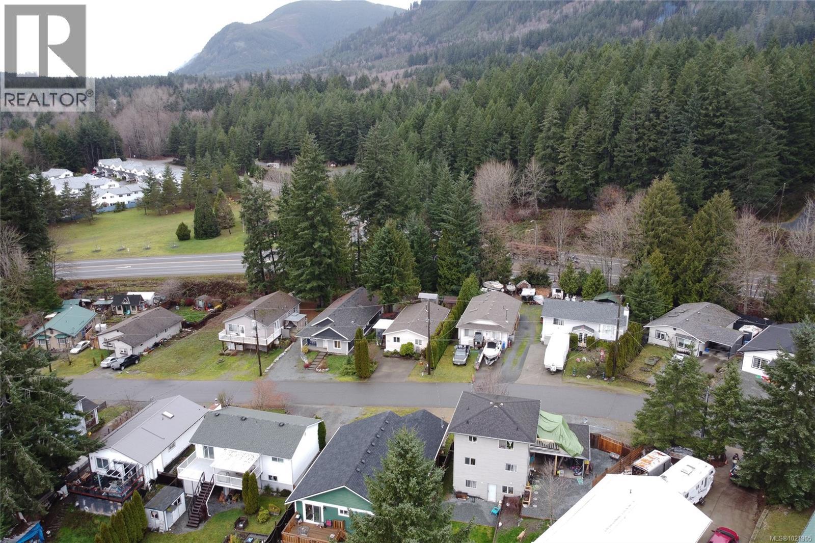 300 Lake Park Rd, Lake Cowichan