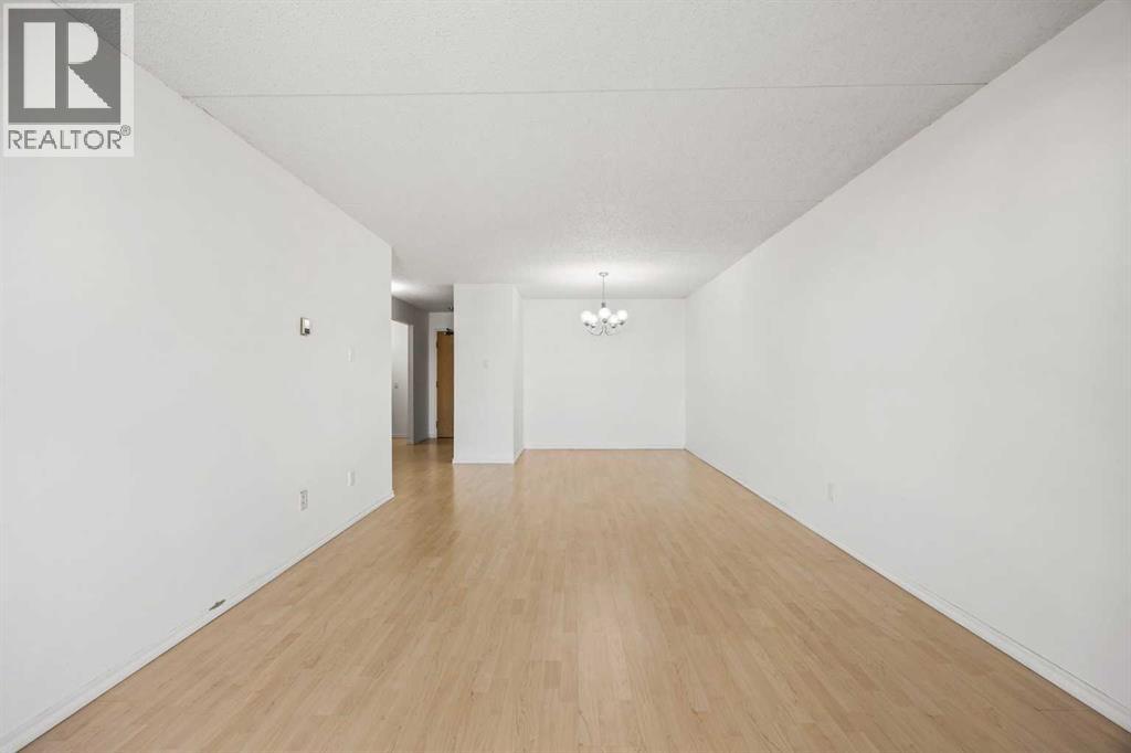 Single Family House for Sale in   Dalton Drive NW Dalhousie Calgary 