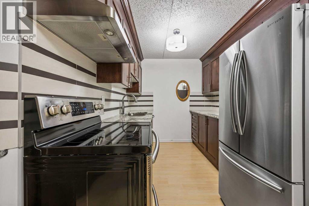 Single Family House for Sale in   Dalton Drive NW Dalhousie Calgary 