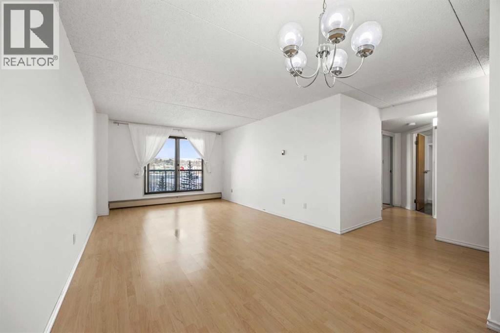 Single Family House for Sale in   Dalton Drive NW Dalhousie Calgary 