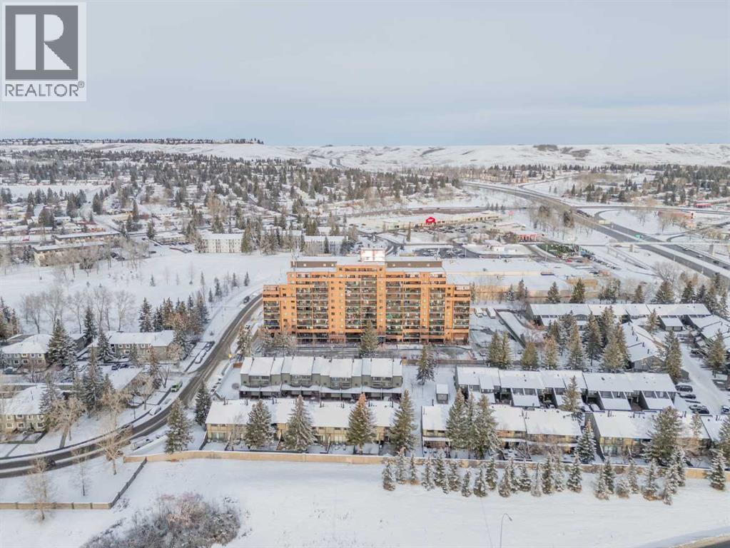 Single Family House for Sale in   Dalton Drive NW Dalhousie Calgary 