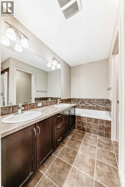 Single Family House for Sale in  Evanspark Manor NW Evanston Calgary 