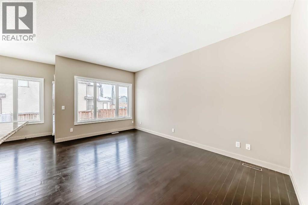 Single Family House for Sale in  Evanspark Manor NW Evanston Calgary 