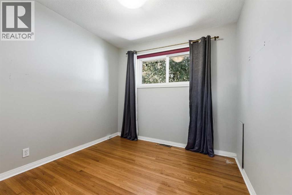 Single Family House Bungalow for Sale in   Avenue NW Cambrian Heights Calgary 