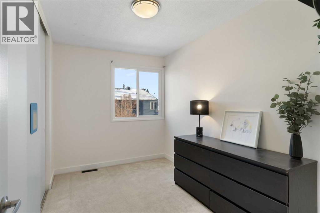 Single Family House for Sale in    Avenue SE Acadia Calgary 