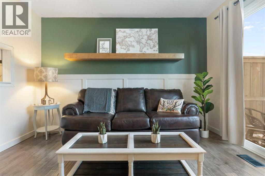 Single Family House for Sale in    Avenue SE Acadia Calgary 