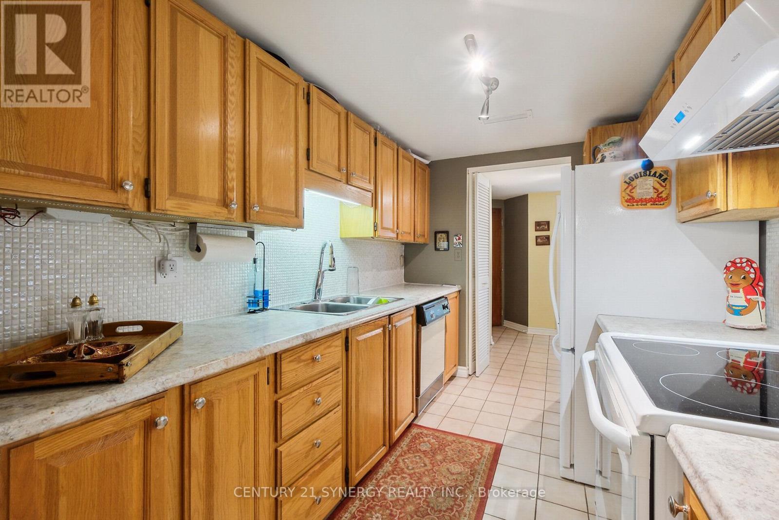 #104 295 GILMOUR STREET - 10
