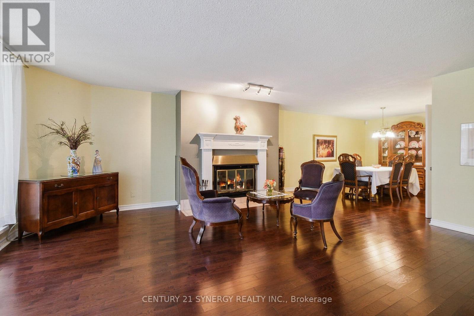 #104 295 GILMOUR STREET - 15