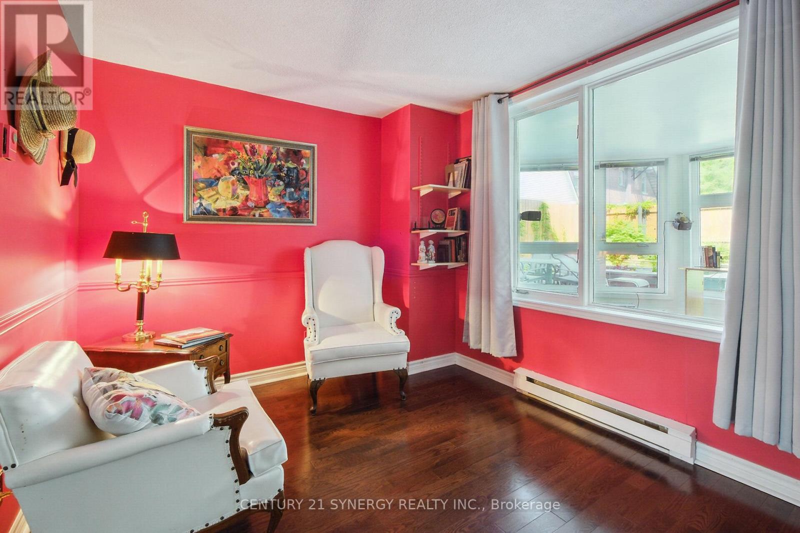 a nice sized bedroom
