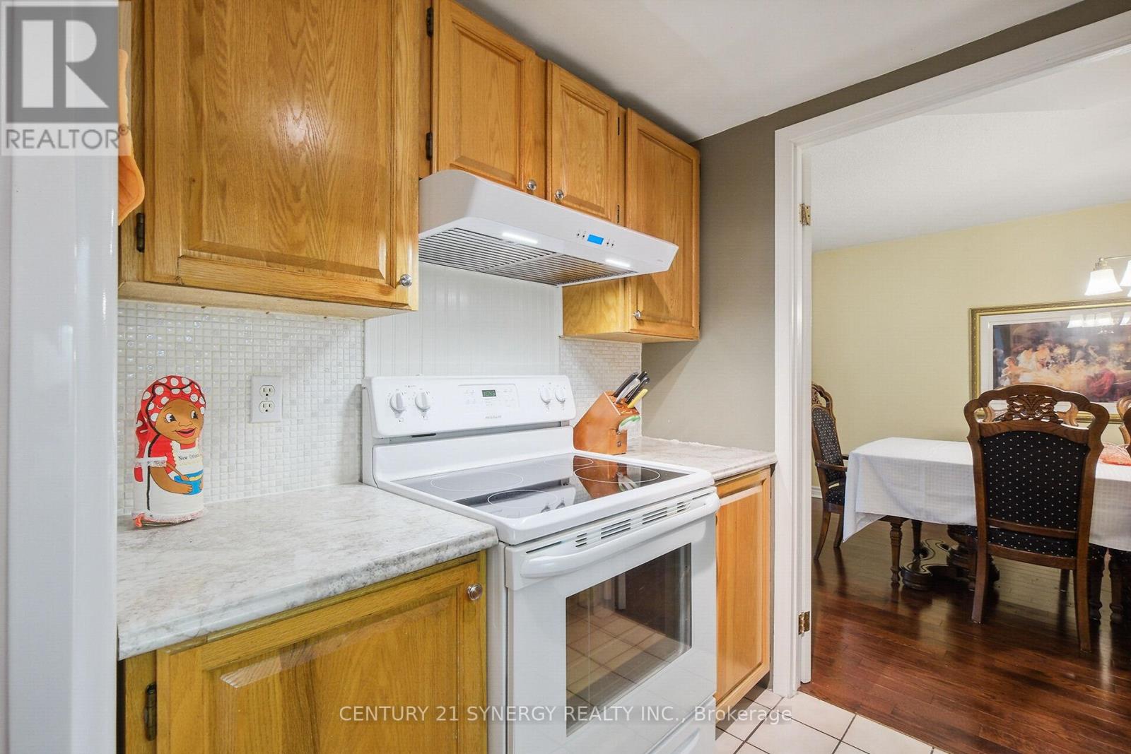 #104 295 GILMOUR STREET - 8
