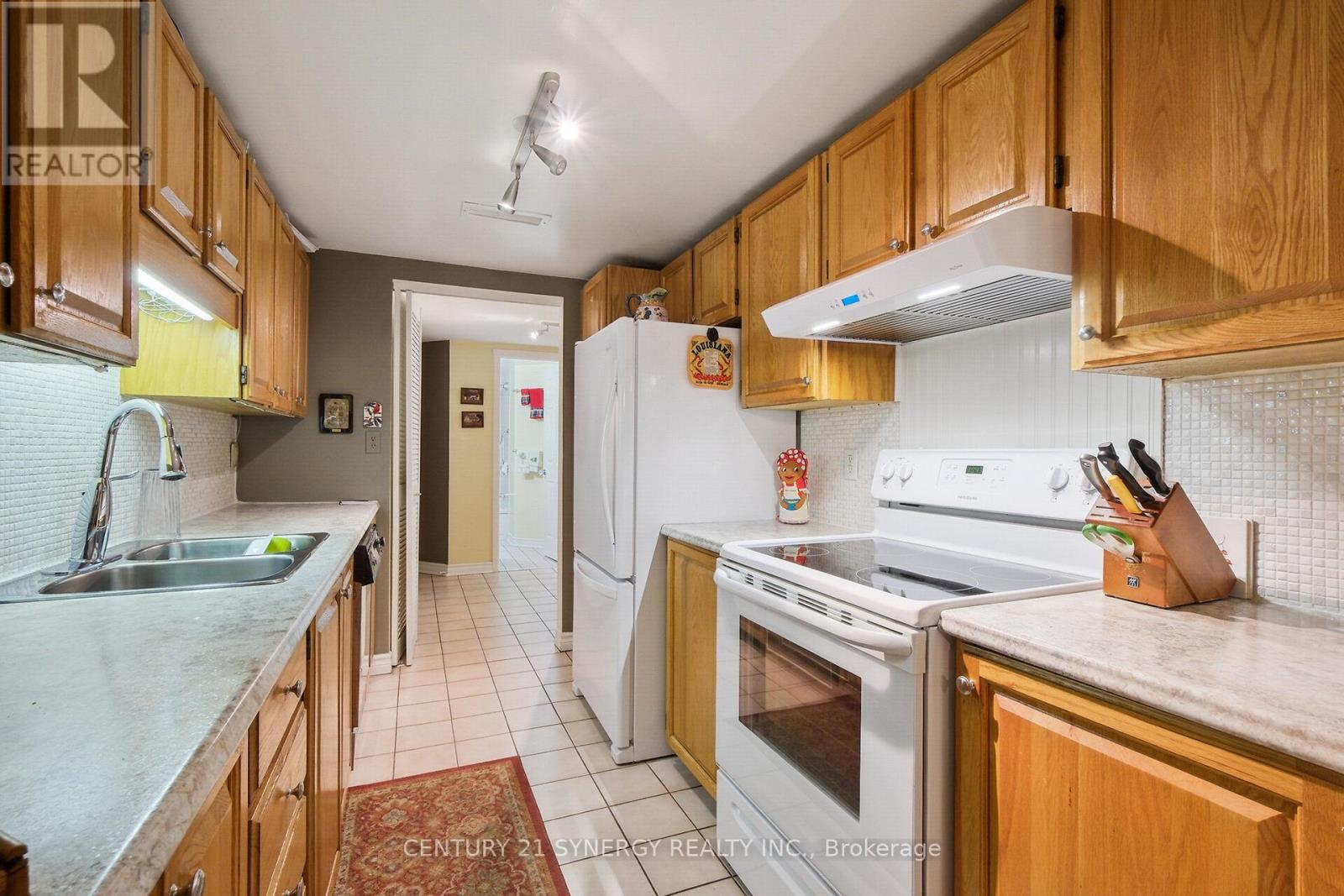 #104 295 GILMOUR STREET - 9