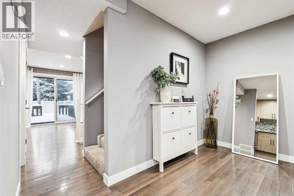 Single Family House for Sale in   Varsity Estates Drive NW Varsity Calgary 