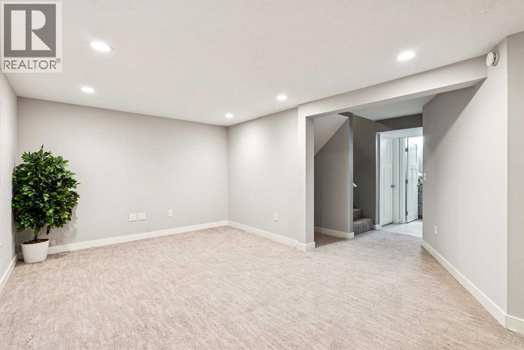 Single Family House for Sale in   Varsity Estates Drive NW Varsity Calgary 