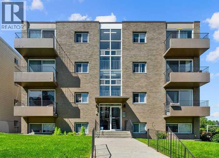 Single Family House for Sale in   A Street SW Bankview Calgary 