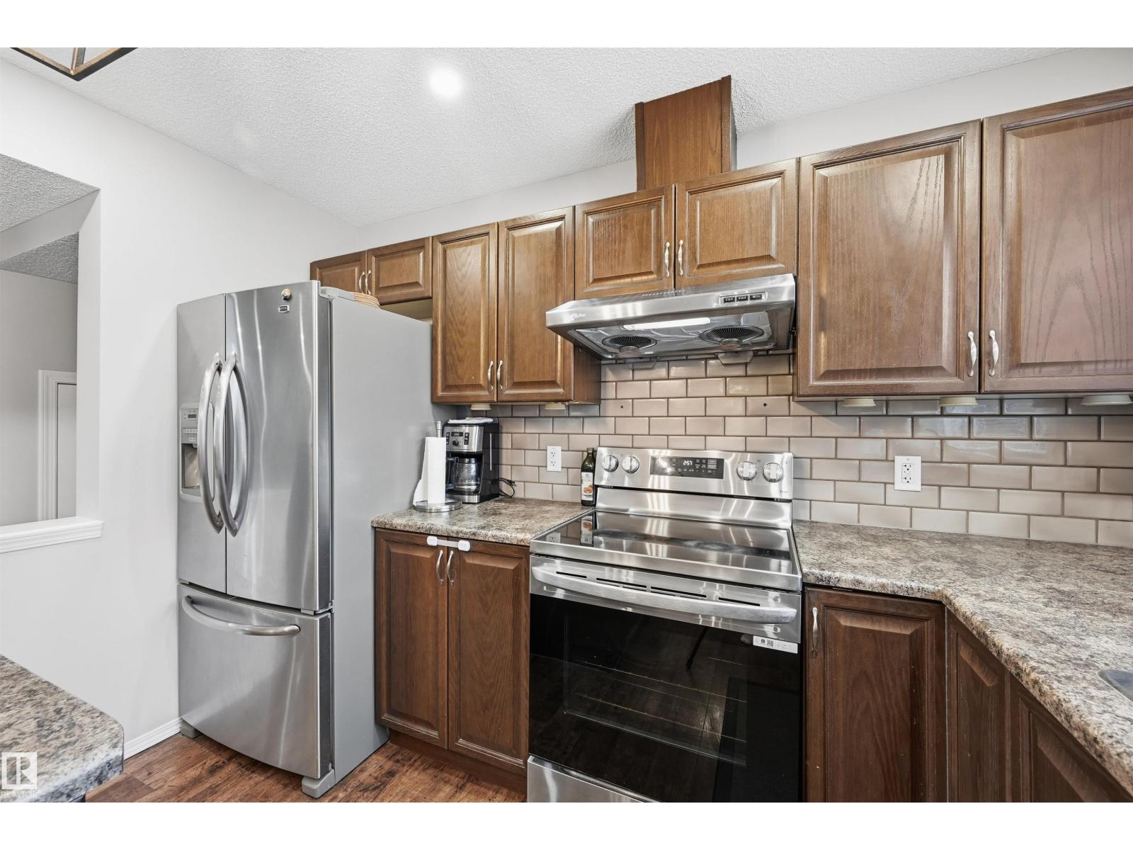 21017 60 AV NW NW, Edmonton