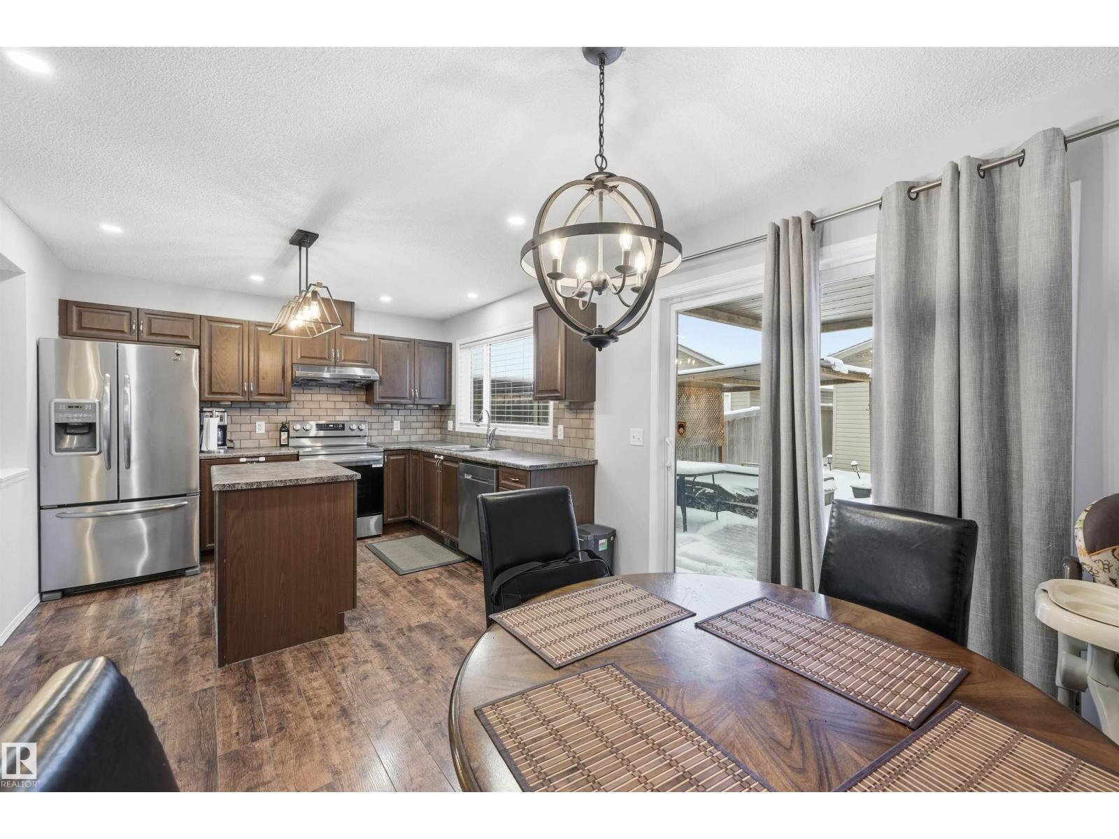 21017 60 AV NW NW, Edmonton