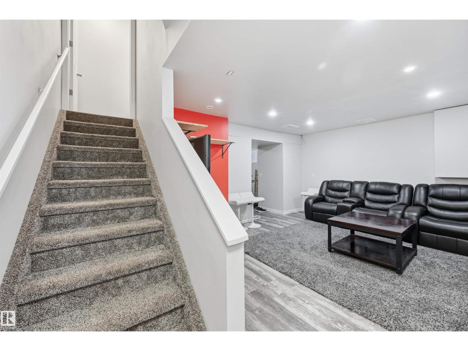 21017 60 AV NW NW, Edmonton