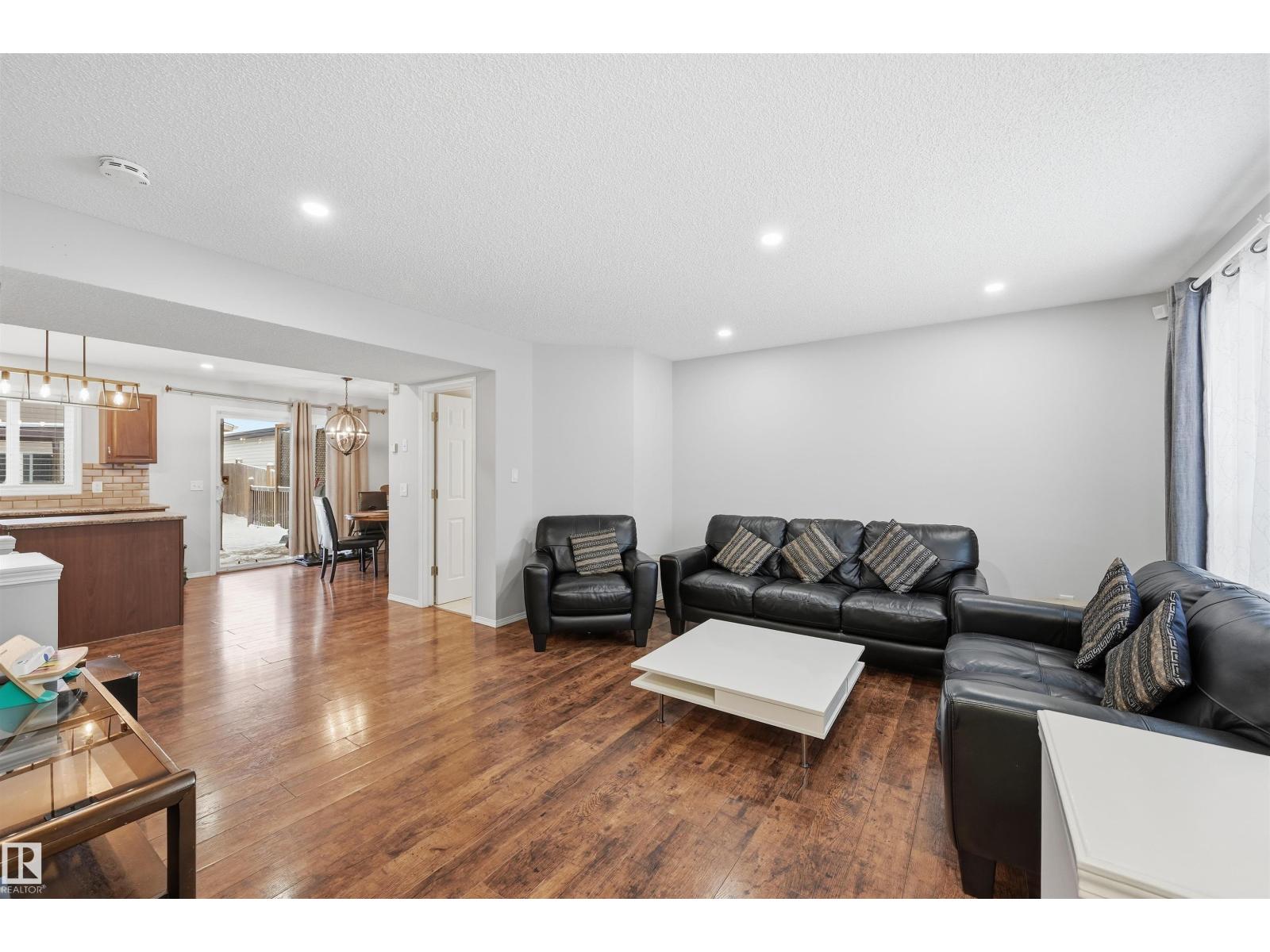 21017 60 AV NW NW, Edmonton