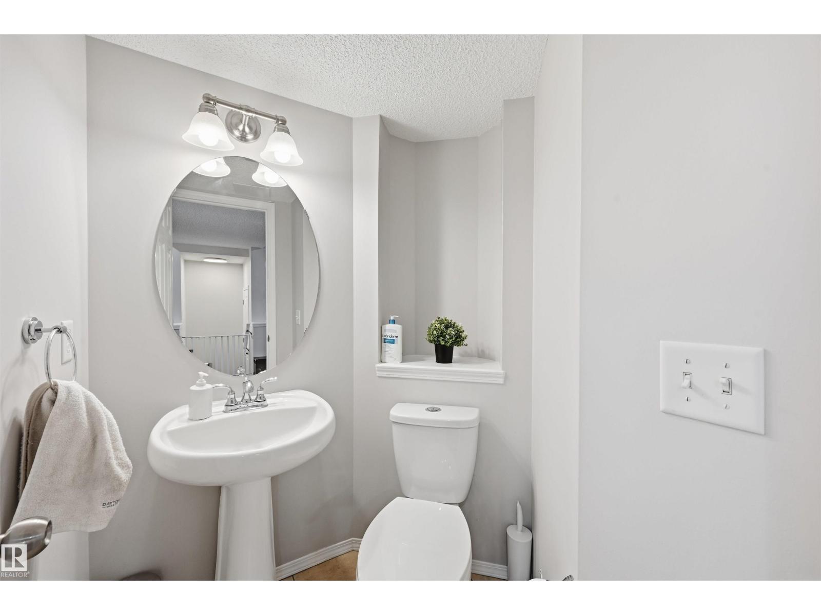 21017 60 AV NW NW, Edmonton