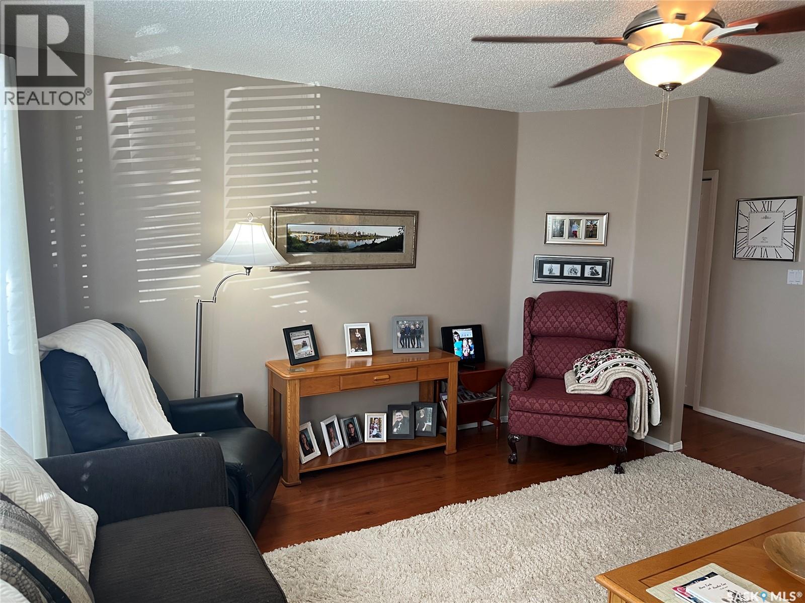 42 7th STREET NE - Photo 5 of 50, Wadena, Saskatchewan