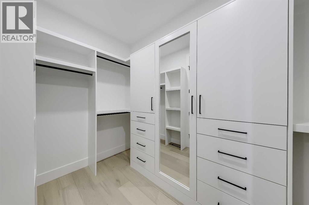 Single Family House for Sale in   Avenue SW Shaganappi Calgary 