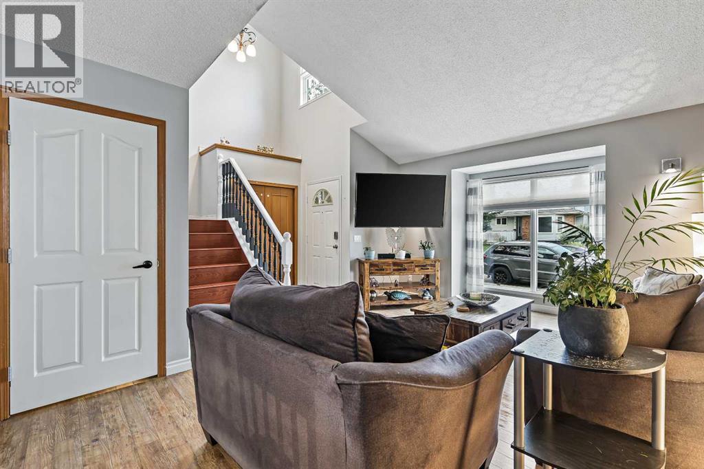 Single Family House for Sale in  Millrise Crescent SW Millrise Calgary 