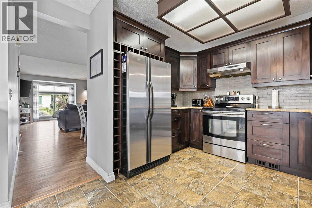 Single Family House for Sale in  Millrise Crescent SW Millrise Calgary 