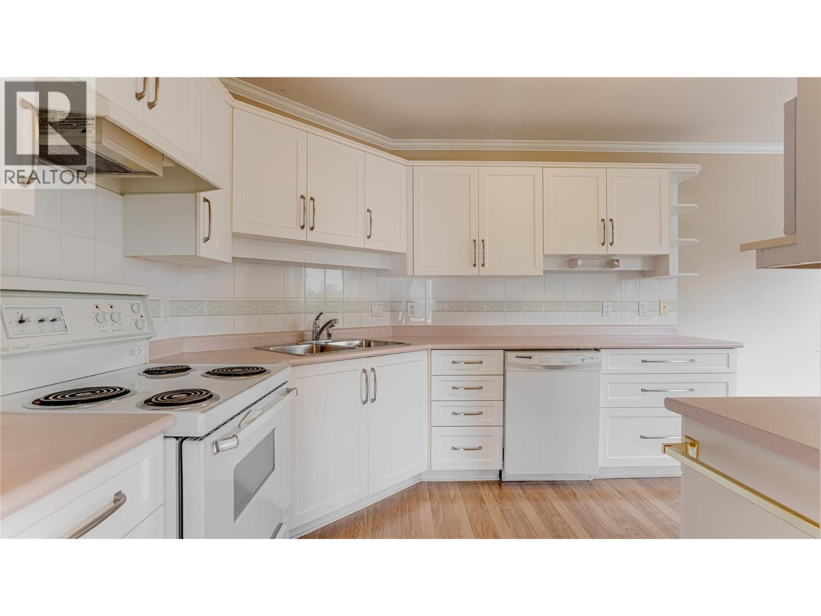 316 3300 Centennial Drive, Vernon