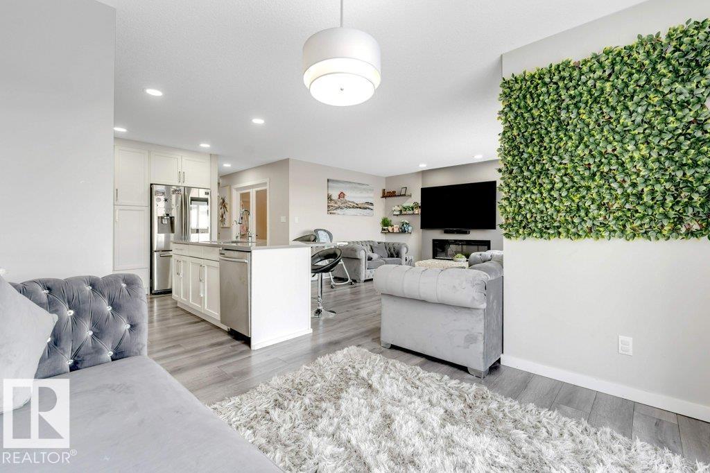 2326 WONNACOTT CR SW, Edmonton