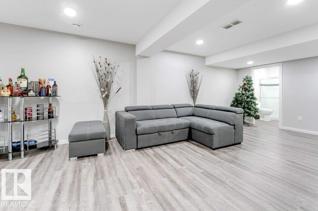 2326 WONNACOTT CR SW, Edmonton