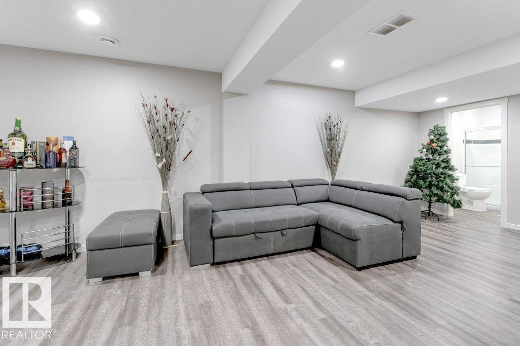 2326 WONNACOTT CR SW, Edmonton