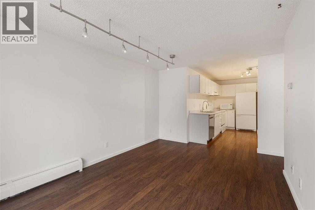 Single Family House for Sale in    Avenue SW Windsor Park Calgary 