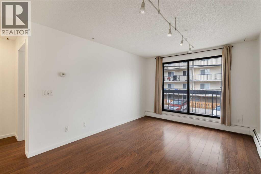 Single Family House for Sale in    Avenue SW Windsor Park Calgary 