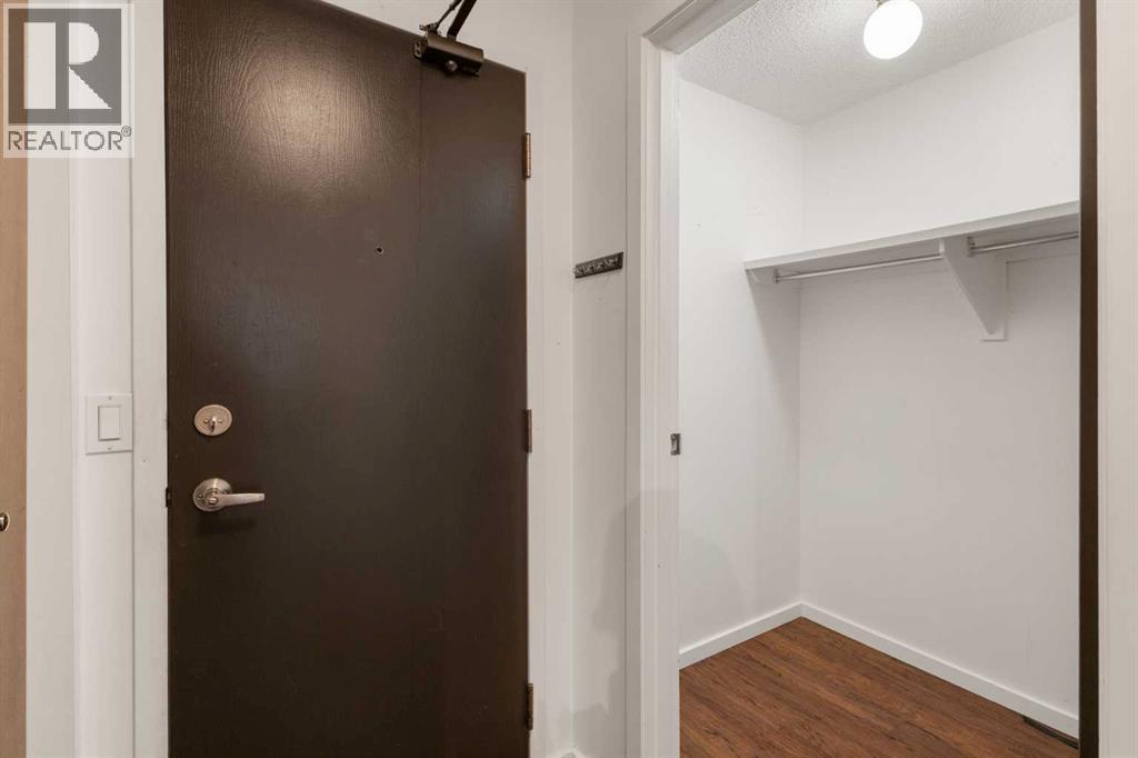 Single Family House for Sale in    Avenue SW Windsor Park Calgary 