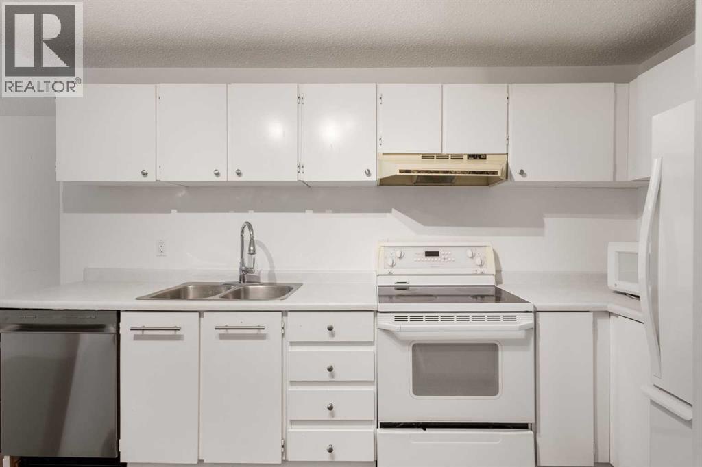 Single Family House for Sale in    Avenue SW Windsor Park Calgary 