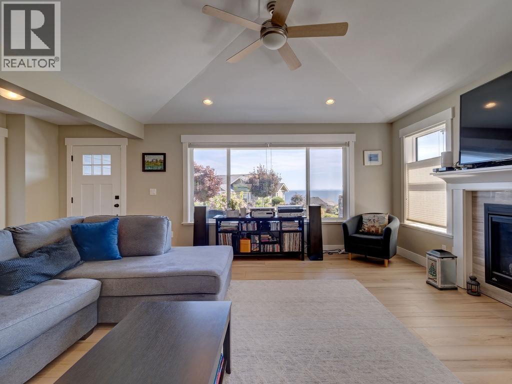 5537 PEREGRINE CRESCENT, Sechelt