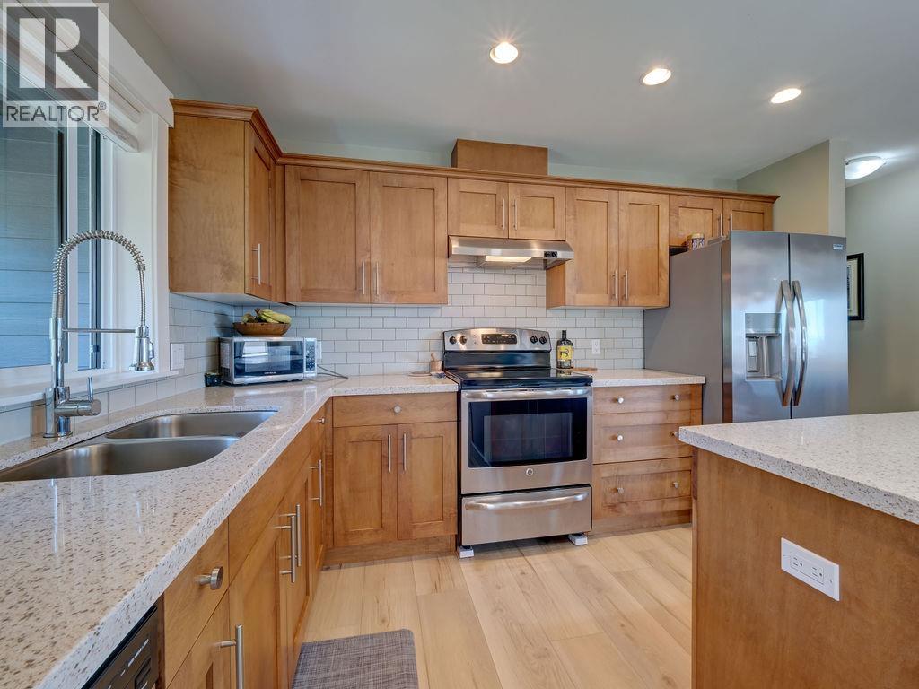 5537 PEREGRINE CRESCENT, Sechelt