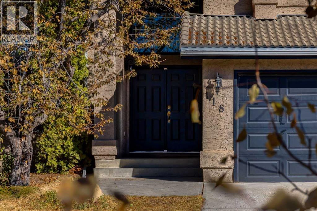 Single Family House for Sale in  Sienna Hills Drive SW Signal Hill Calgary 