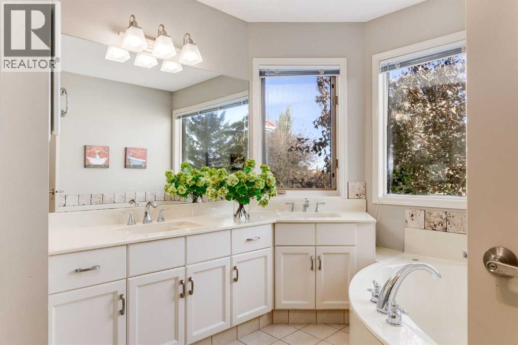 Single Family House for Sale in  Sienna Hills Drive SW Signal Hill Calgary 