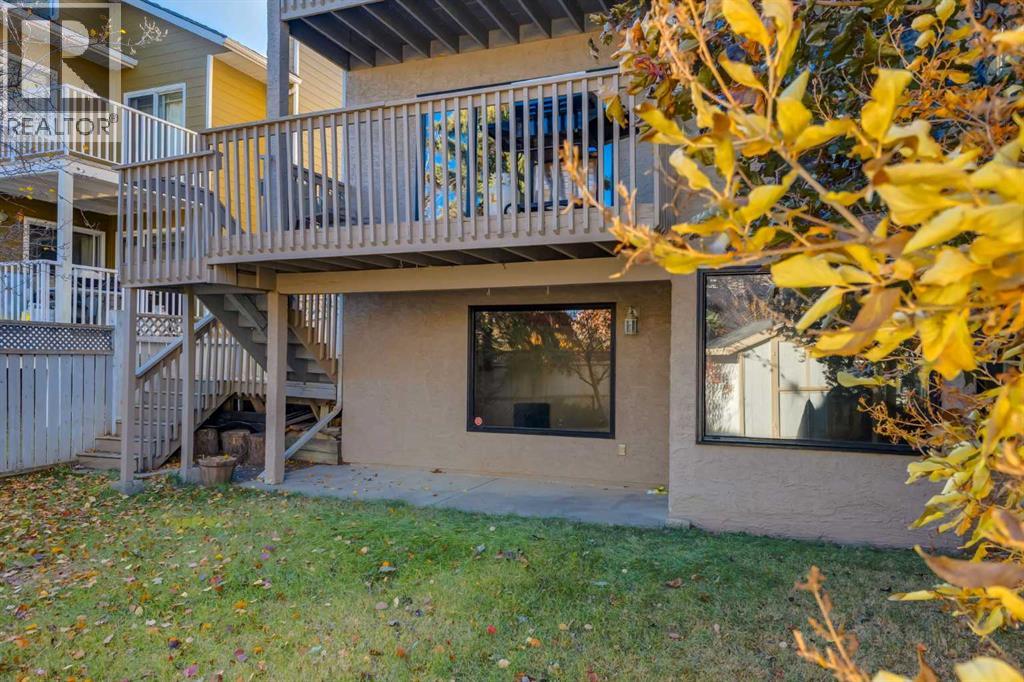 Single Family House for Sale in  Sienna Hills Drive SW Signal Hill Calgary 